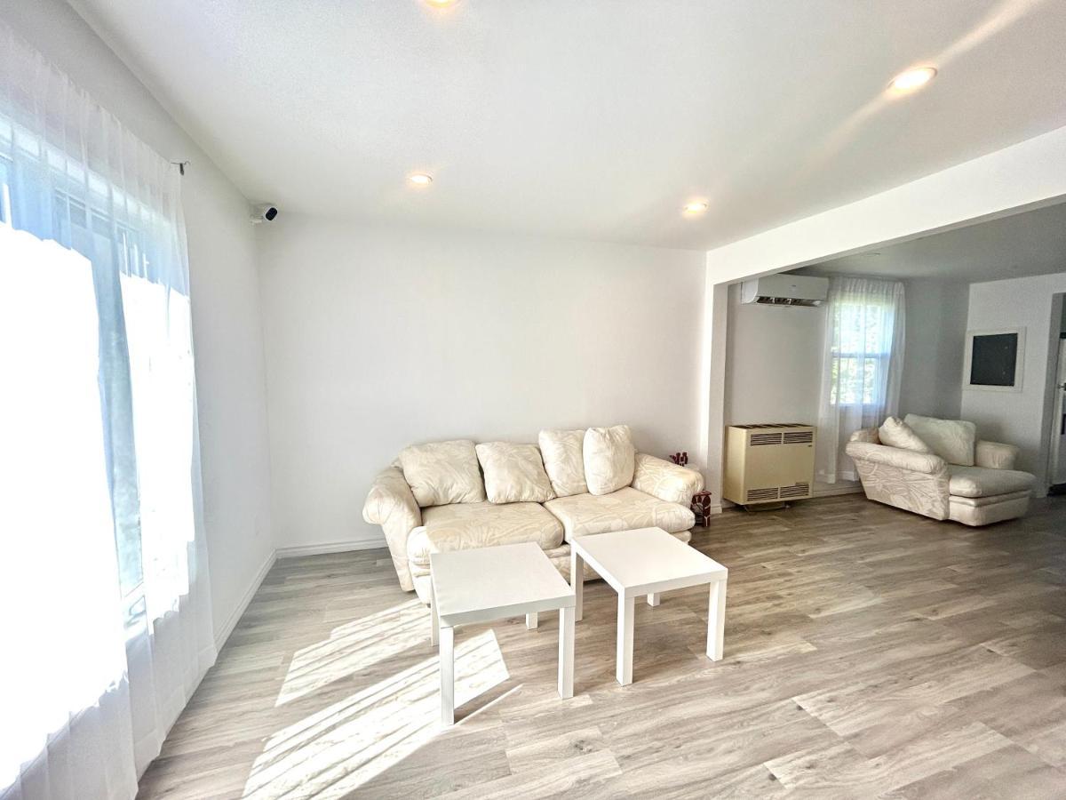 Aubin Paradise Housing Windsor Extérieur photo