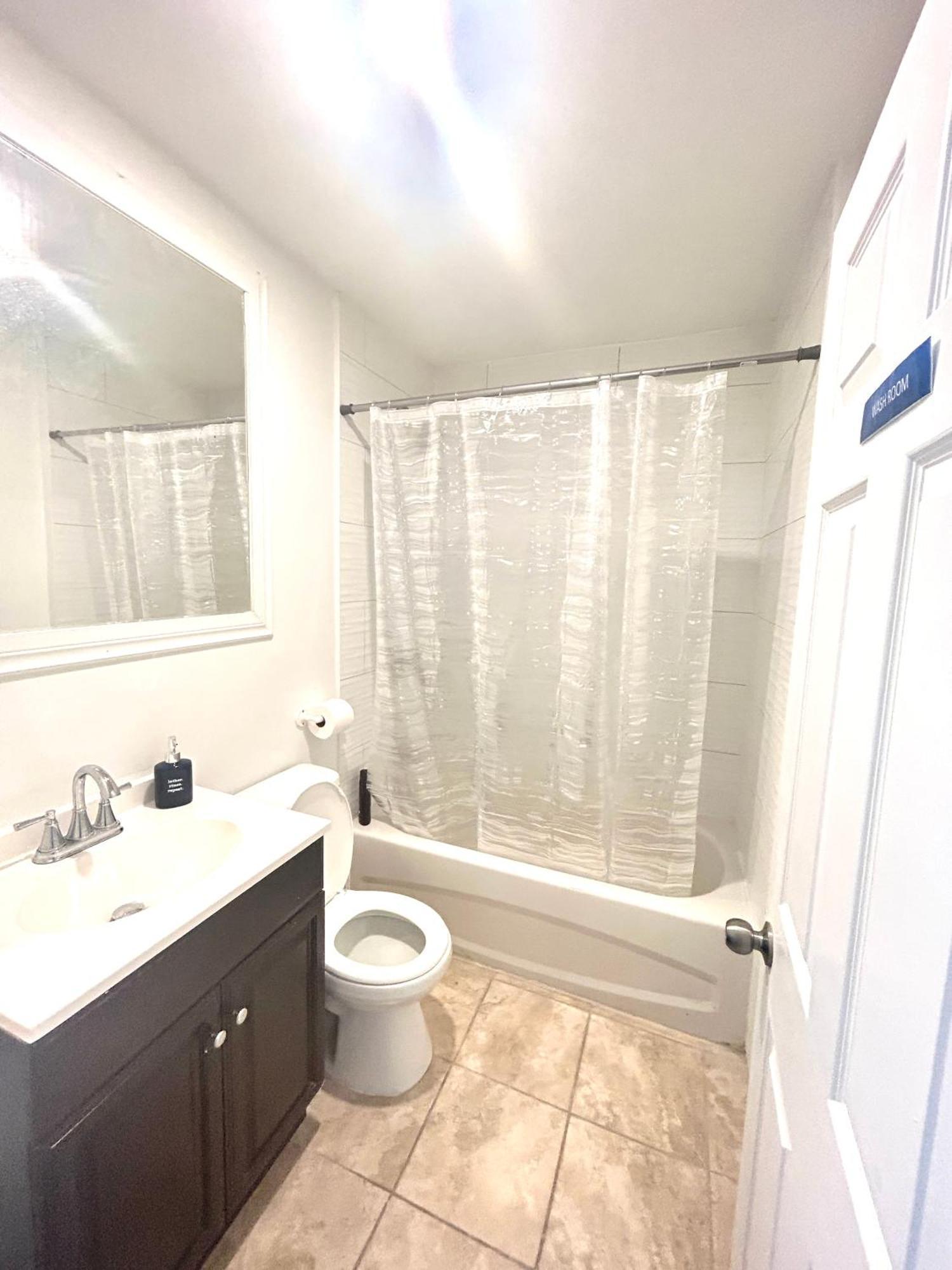 Aubin Paradise Housing Windsor Extérieur photo