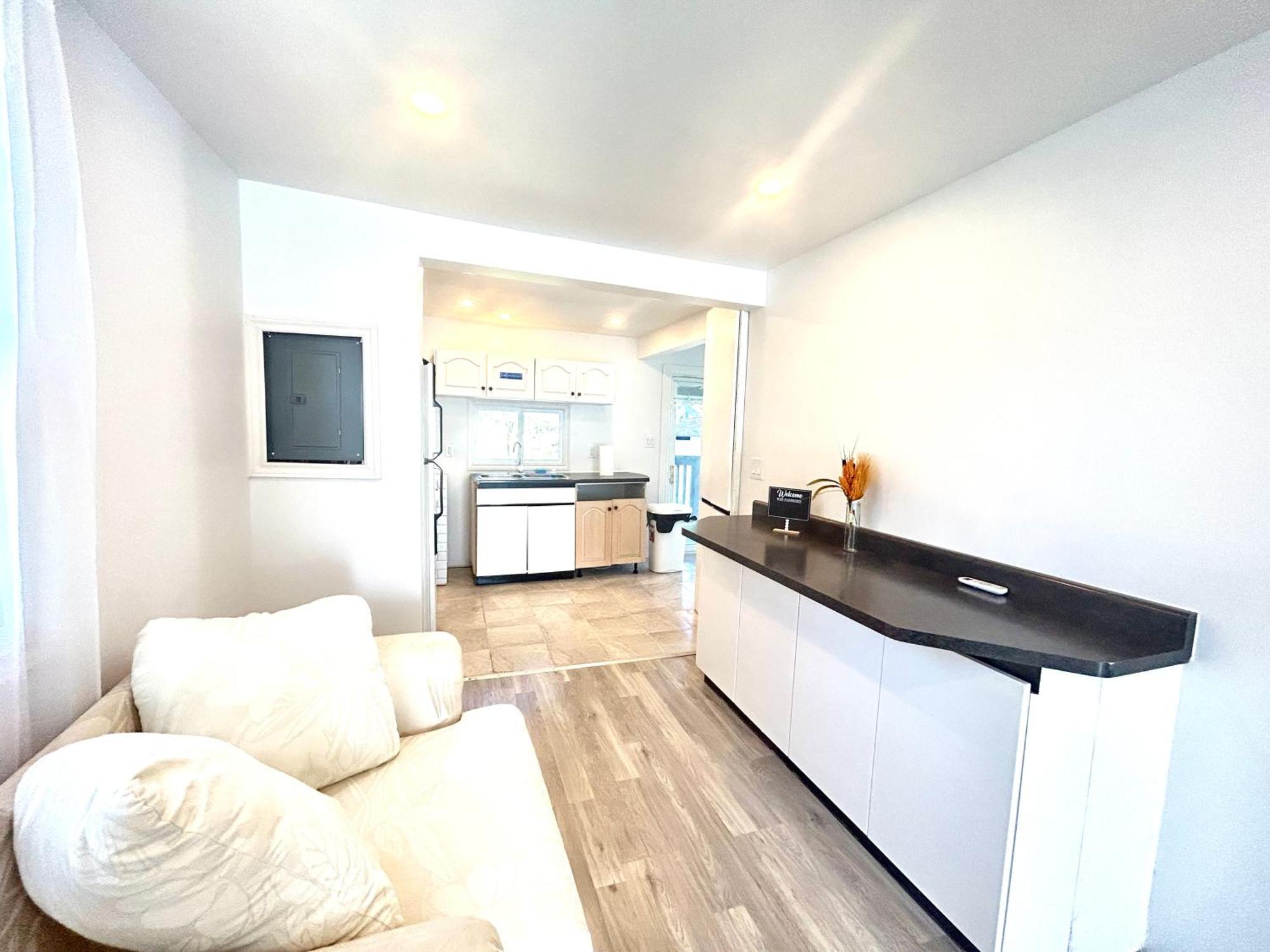 Aubin Paradise Housing Windsor Extérieur photo